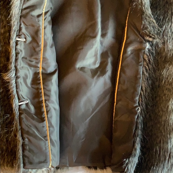 Faux fur coat! - Picture 4 of 5